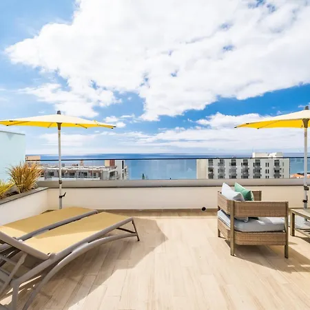דירה Skyview Penthouse By Mhm