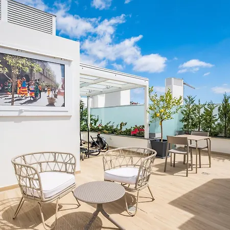 Skyview Penthouse By Mhm