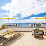 아파트 Skyview Penthouse By Mhm