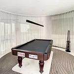 Skyview Penthouse By Mhm 아파트 *