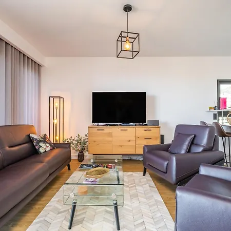 Skyview Penthouse By Lovelystay * Funchal (Madeira)