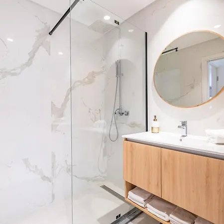 Apartment Skyview Penthouse By Lovelystay Funchal (Madeira)