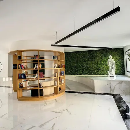 Skyview Penthouse By Mhm