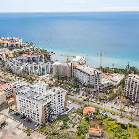 Apartment Skyview Penthouse By Mhm