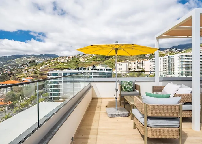 דירה Skyview Penthouse By Mhm